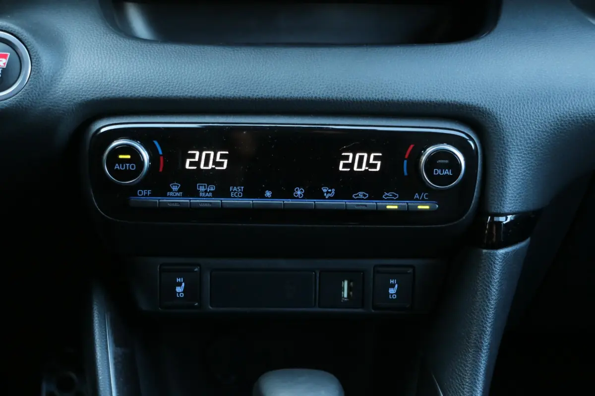 Yaris 1.5 Hybrid GR Sport | Automaat! | Blindspot | Carplay! |