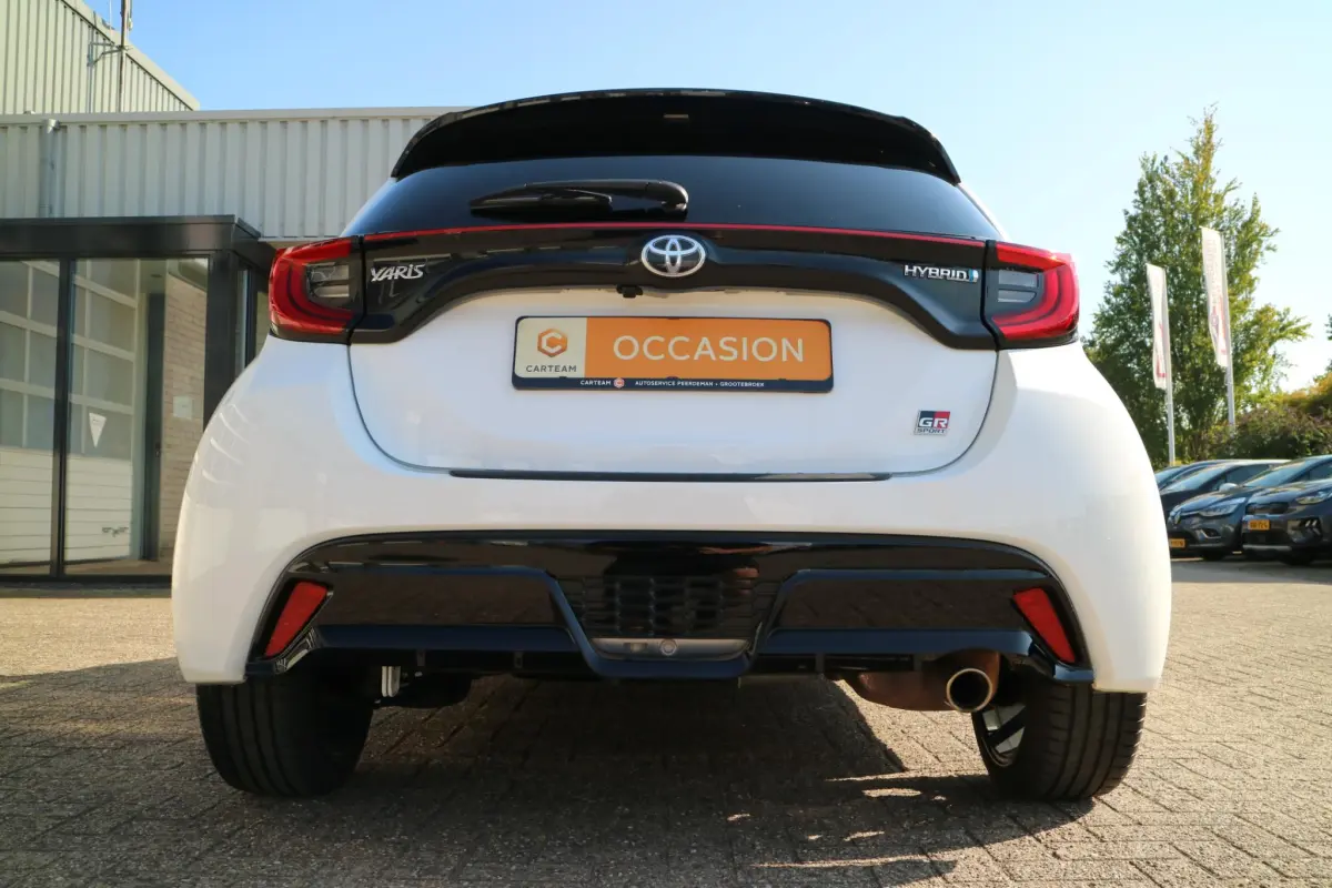 Yaris 1.5 Hybrid GR Sport | Automaat! | Blindspot | Carplay! |