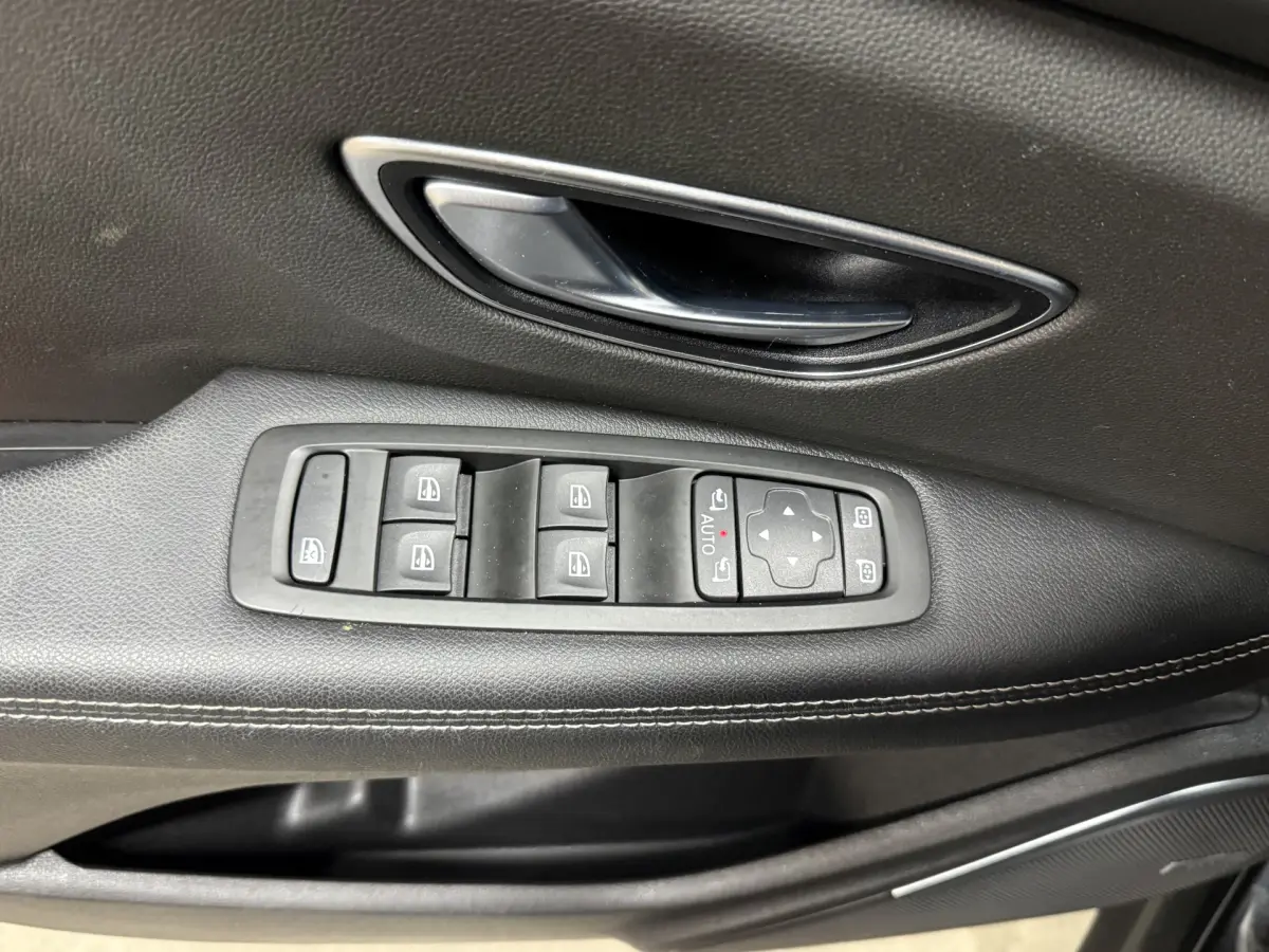 Scénic 1.3 TCe Bose // Led koplampen // Camera // Carplay