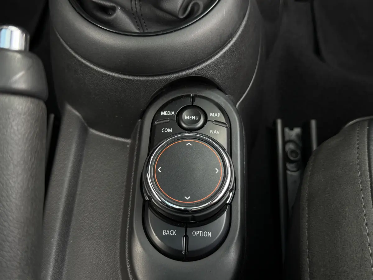 3-Deurs 1.5 Cooper Chili I Pano.dak I Carplay I Leder I Camera I Harman Kardon