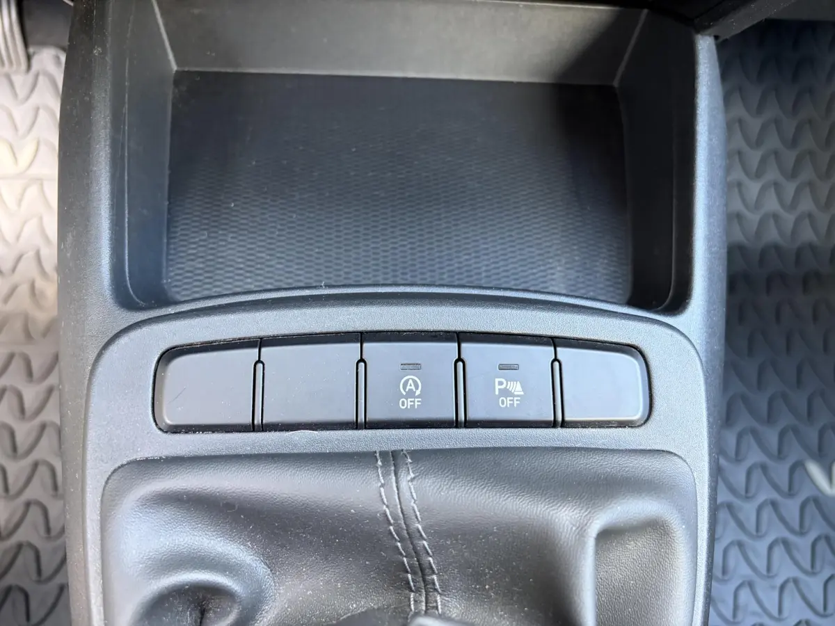 i10 1.0 Comfort 5-zits | Lichtmetaal | Elektrische ramen | CV | Parkeer sensoren |