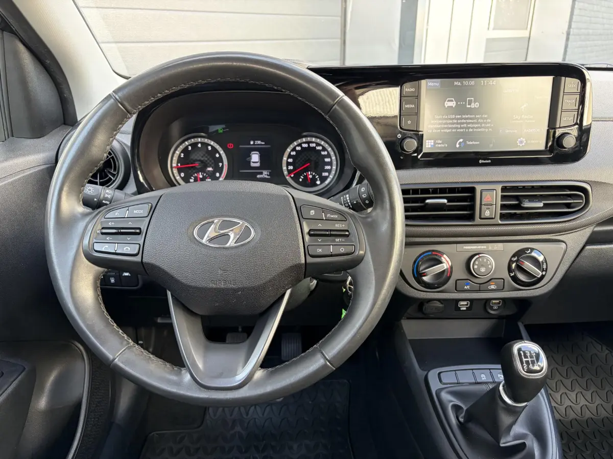 i10 1.0 Comfort 5-zits | Lichtmetaal | Elektrische ramen | CV | Parkeer sensoren |