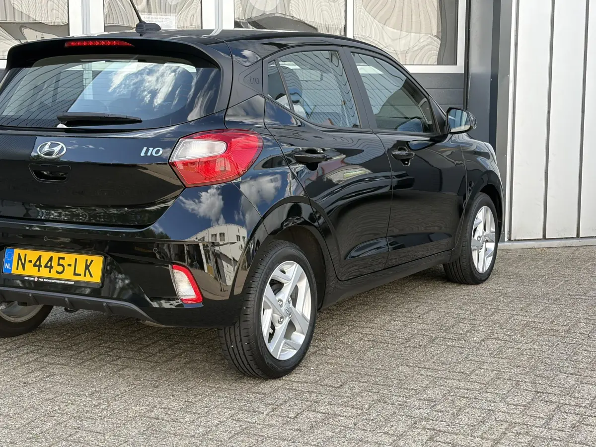 i10 1.0 Comfort 5-zits | Lichtmetaal | Elektrische ramen | CV | Parkeer sensoren |