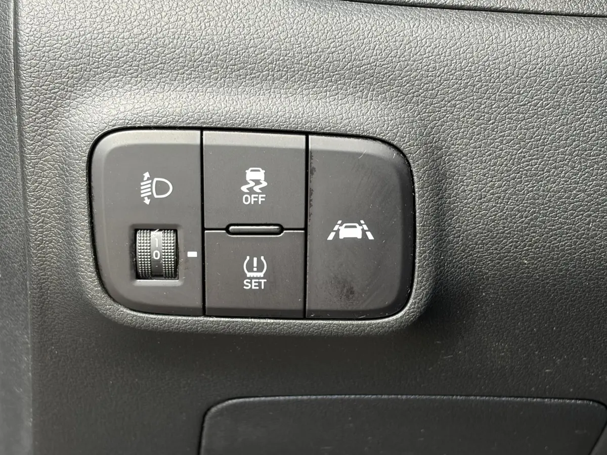 i10 1.0 Comfort 5-zits | Lichtmetaal | Elektrische ramen | CV | Parkeer sensoren |