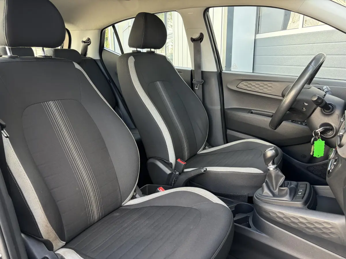 i10 1.0 Comfort 5-zits | Lichtmetaal | Elektrische ramen | CV | Parkeer sensoren |