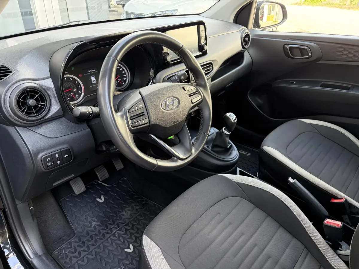 i10 1.0 Comfort 5-zits | Lichtmetaal | Elektrische ramen | CV | Parkeer sensoren |
