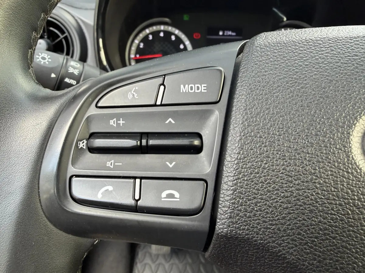 i10 1.0 Comfort 5-zits | Lichtmetaal | Elektrische ramen | CV | Parkeer sensoren |