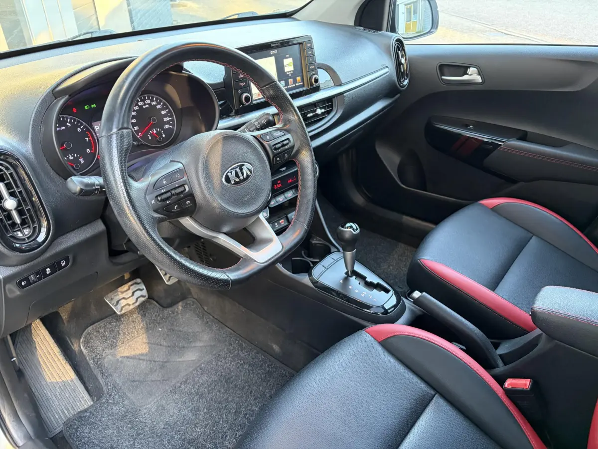 Picanto 1.2 CVVT GT Line | Pano | Camera | Sensoren | Climate | Lichtmetaal |