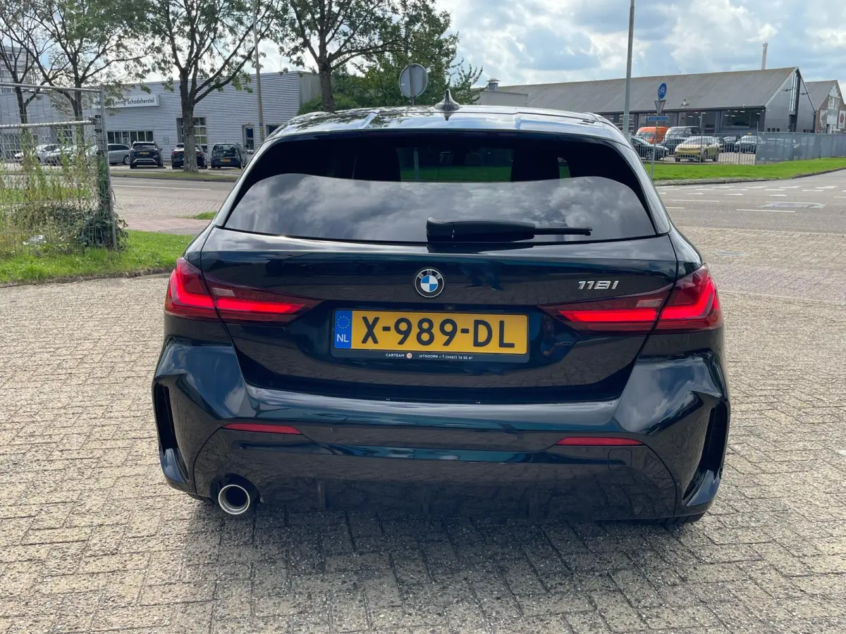 1 Serie 118i Executive M-Sport Nieuw staat !! Dealer onderhouden !!