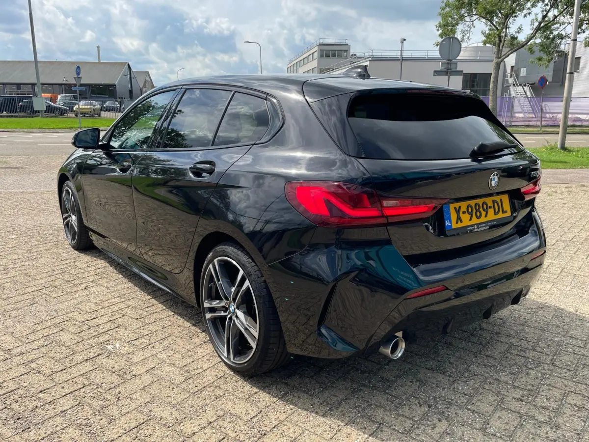 1 Serie 118i Executive M-Sport Nieuw staat !! Dealer onderhouden !!
