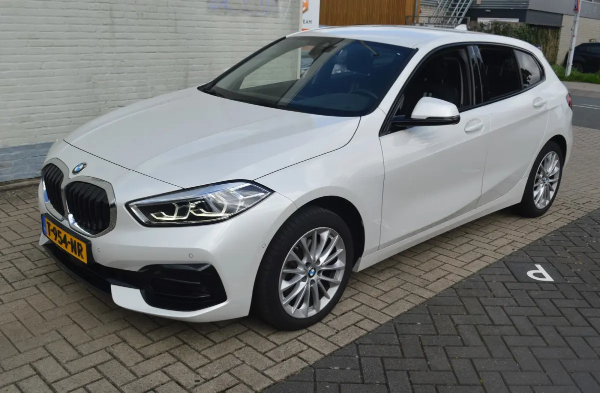 1 Serie 118i Automaat / BOVAG RIJKLAARPRIJS