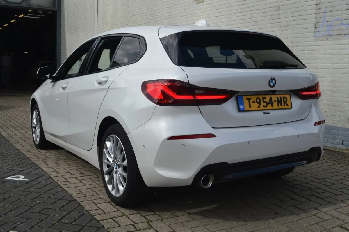 1 Serie 118i Automaat / BOVAG RIJKLAARPRIJS