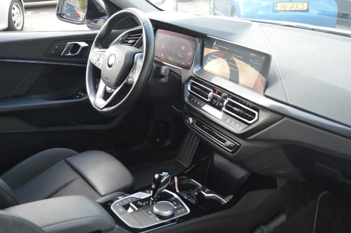 1 Serie 118i Automaat / BOVAG RIJKLAARPRIJS