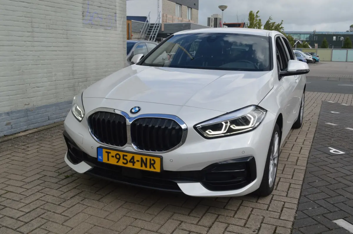 1 Serie 118i Automaat / BOVAG RIJKLAARPRIJS