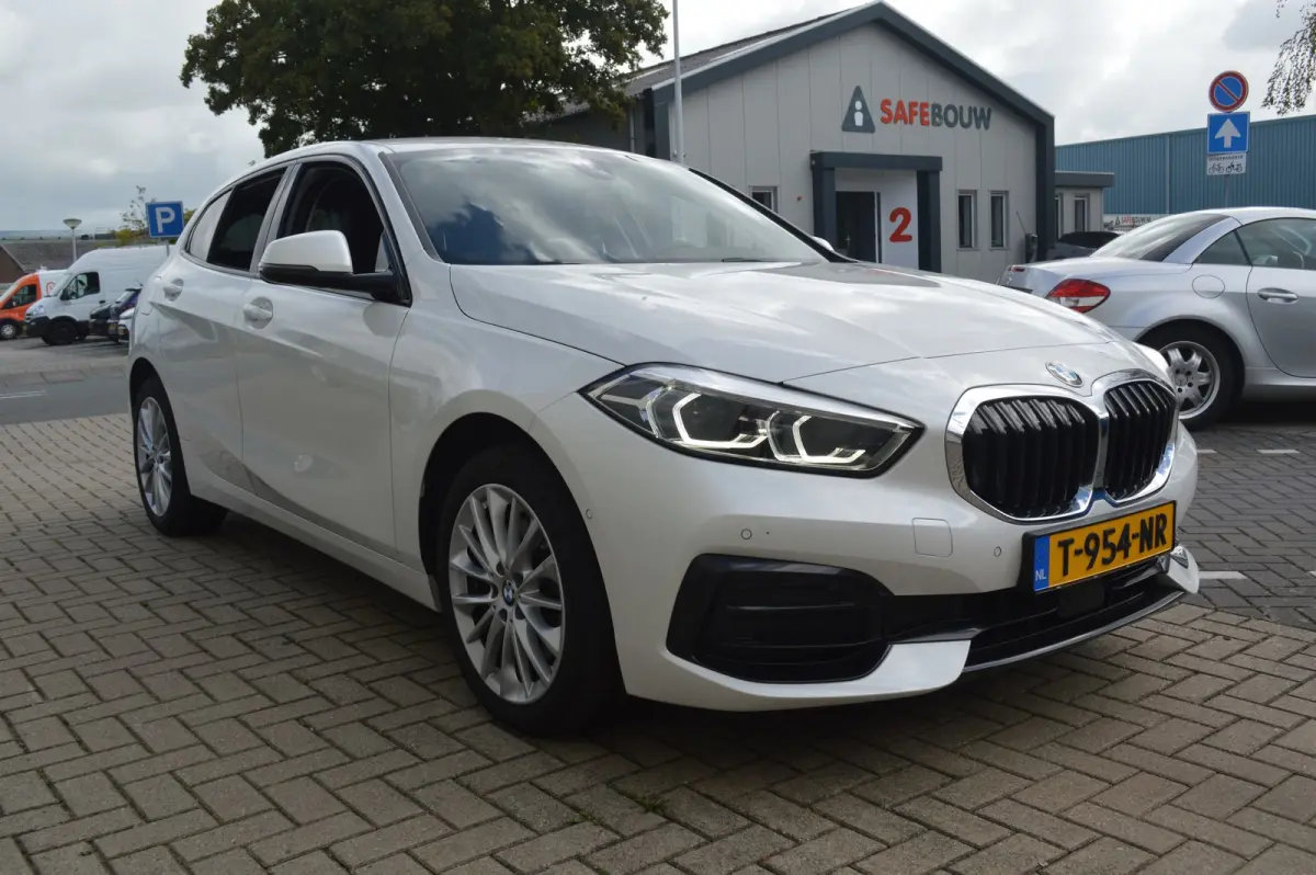 1 Serie 118i Automaat / BOVAG RIJKLAARPRIJS