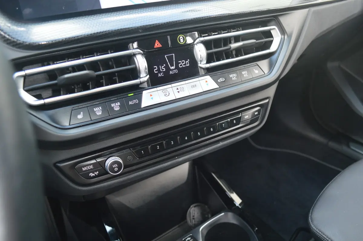 1 Serie 118i Automaat / BOVAG RIJKLAARPRIJS