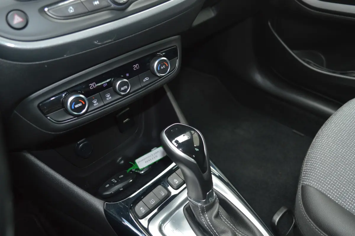 Crossland 1.2 Turbo Level 3 Automaat / BOVAG RIJKLAARPRIJS