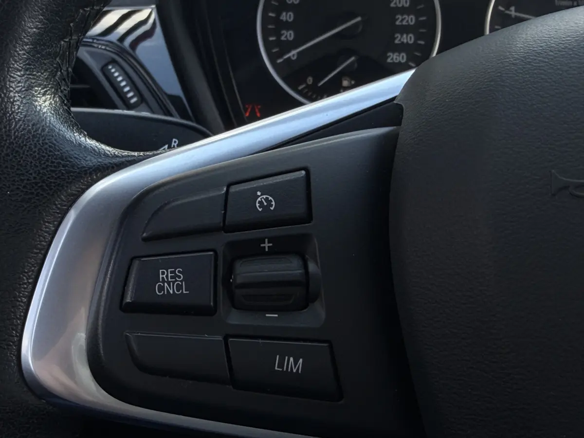 X1 sDrive18i I Aut. I Navi I 1/2 Leder