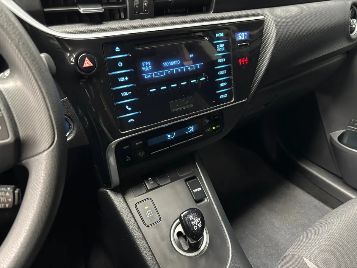 Auris 1.8 Hybrid Now