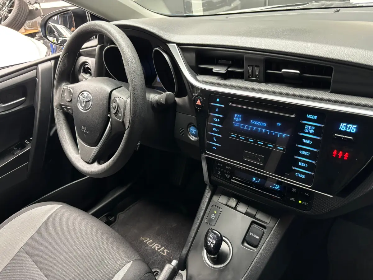 Auris 1.8 Hybrid Now