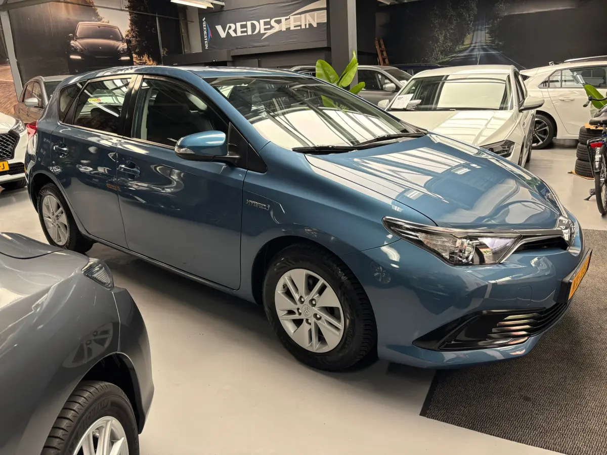 Auris 1.8 Hybrid Now
