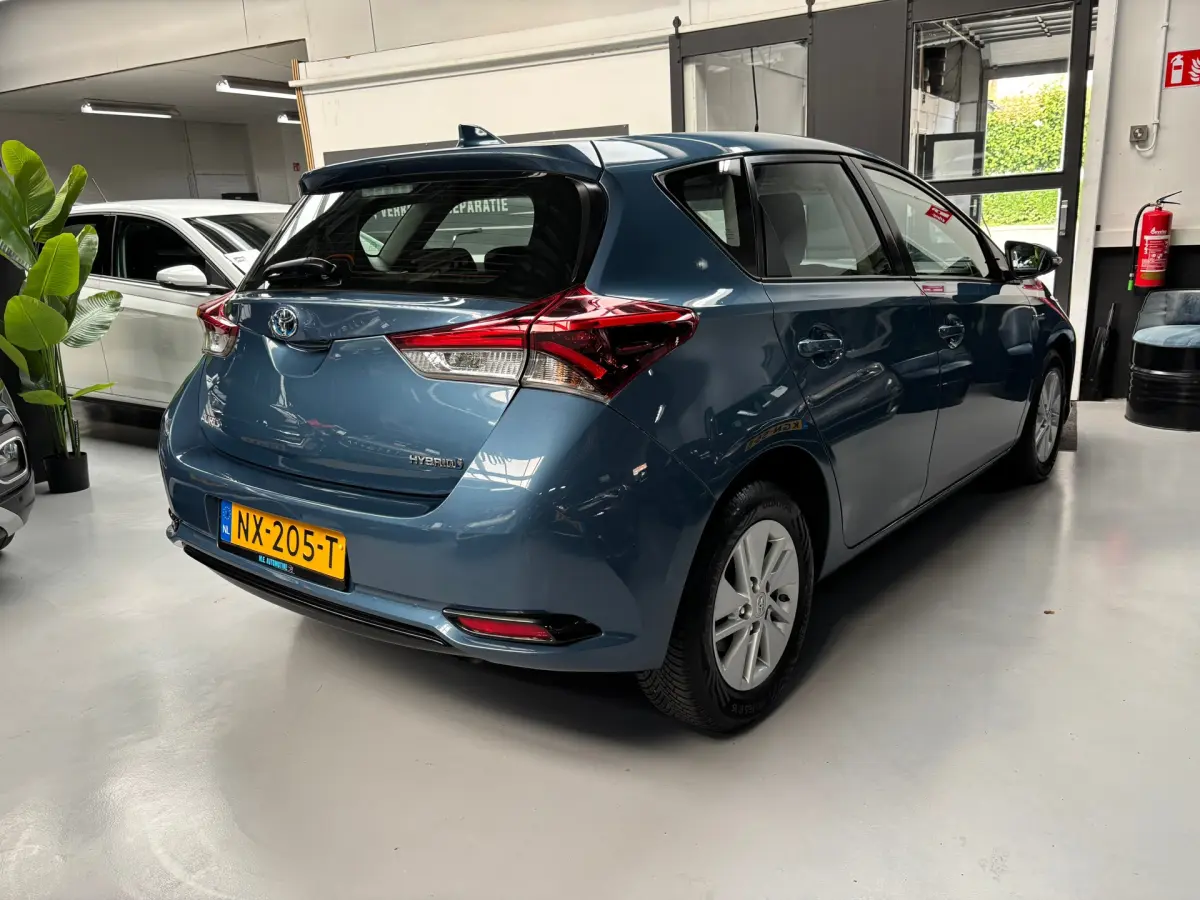 Auris 1.8 Hybrid Now