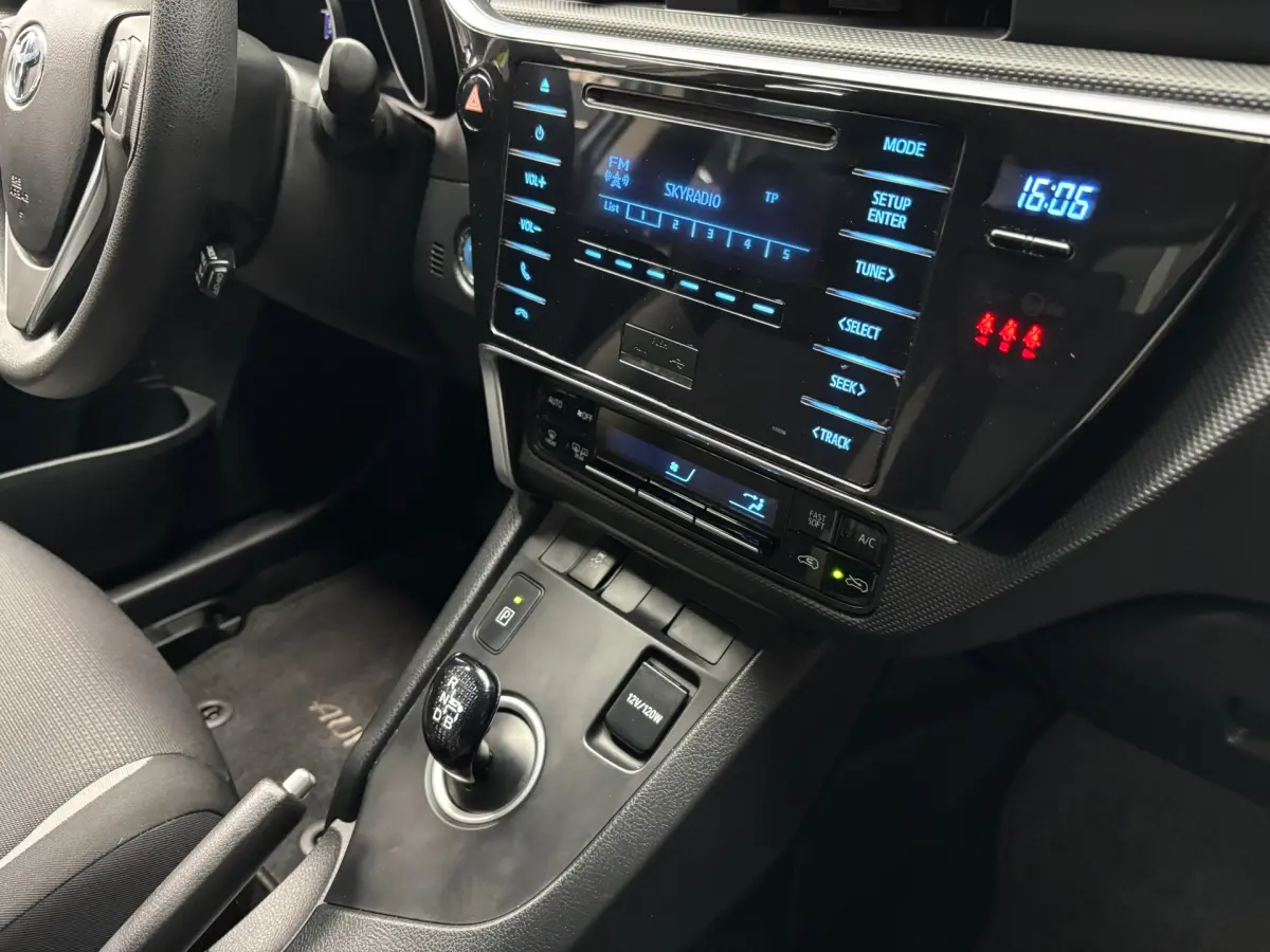 Auris 1.8 Hybrid Now