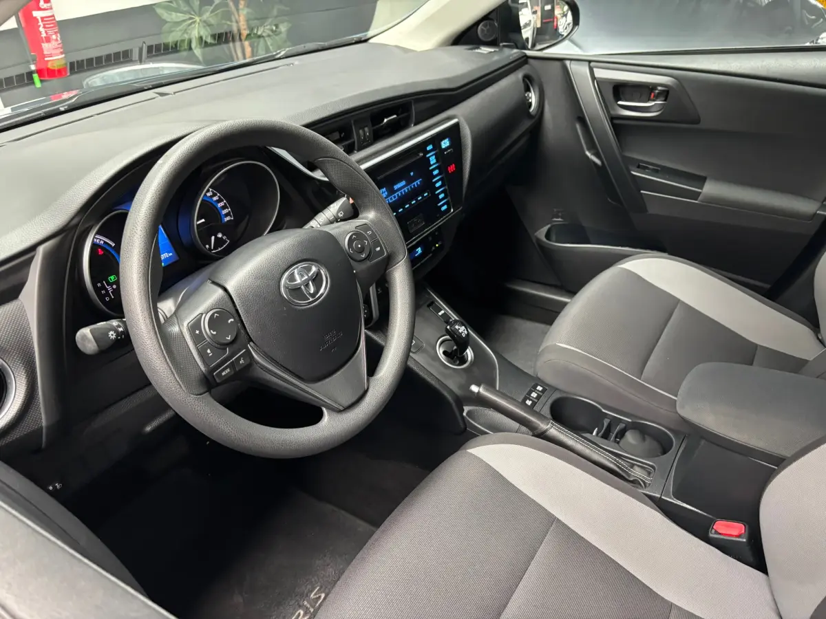 Auris 1.8 Hybrid Now