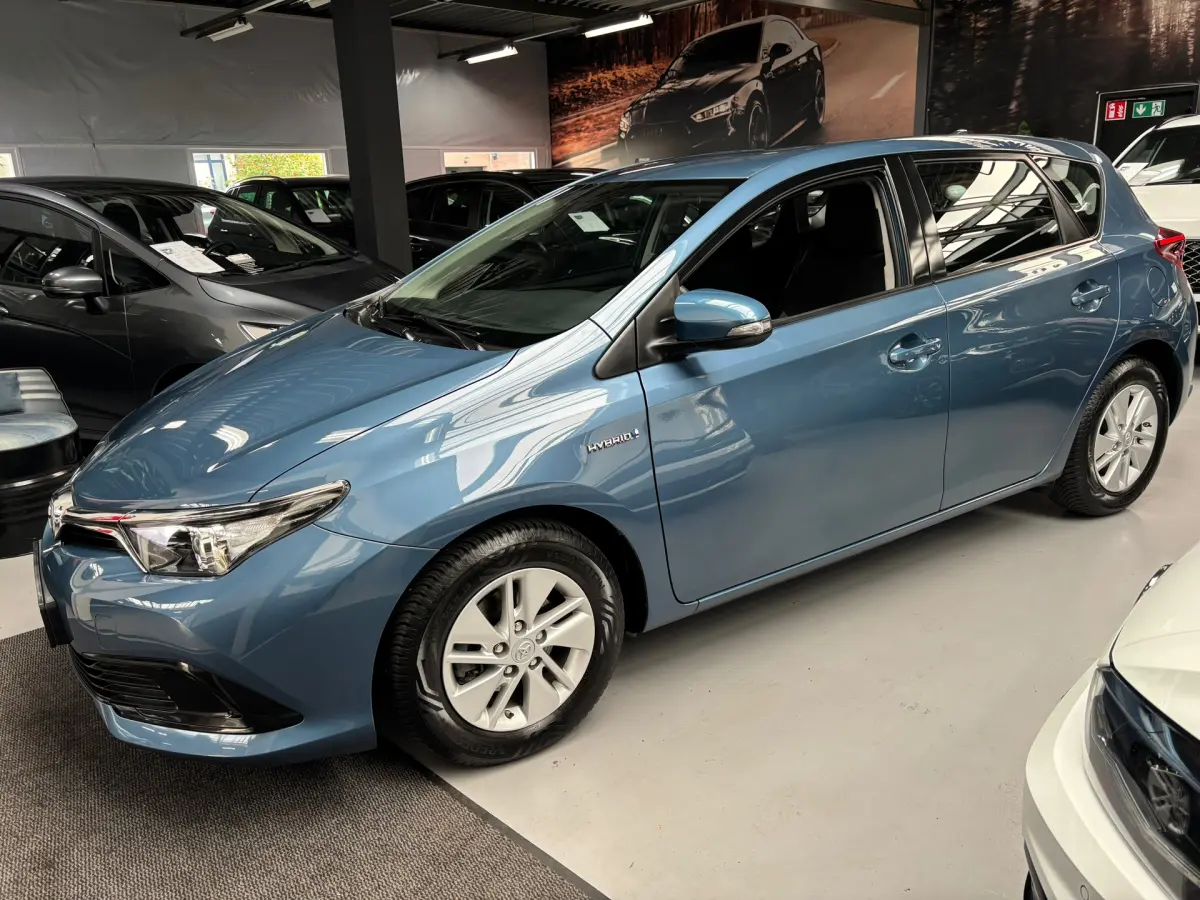 Auris 1.8 Hybrid Now