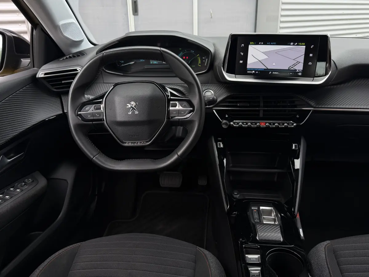 e-208 EV Active 50 kWh I Carplay I Navi I SOH 100%