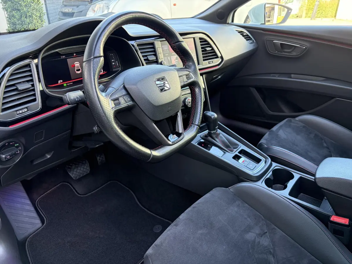Leon 1.5 TSI FR Business Intense | LED | Pano | Virtual | Stoel verwarming | Camera |