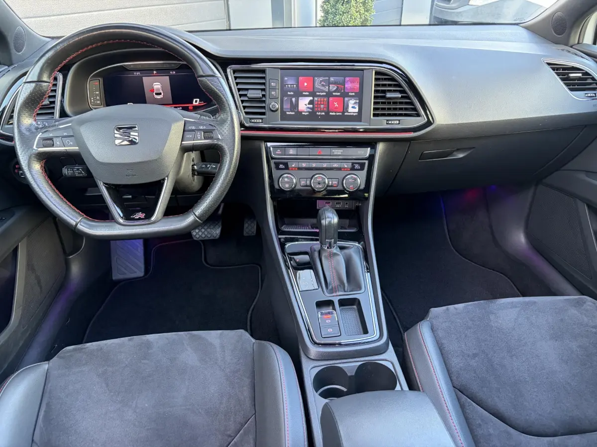 Leon 1.5 TSI FR Business Intense | LED | Pano | Virtual | Stoel verwarming | Camera |