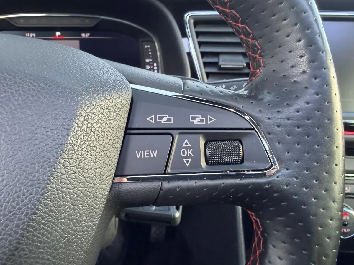 Leon 1.5 TSI FR Business Intense | LED | Pano | Virtual | Stoel verwarming | Camera |