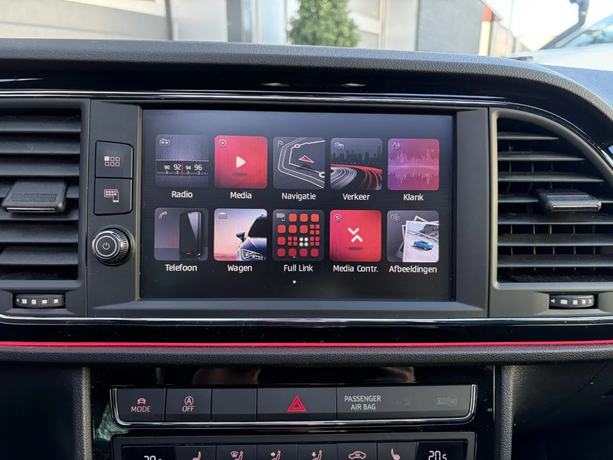 Leon 1.5 TSI FR Business Intense | LED | Pano | Virtual | Stoel verwarming | Camera |