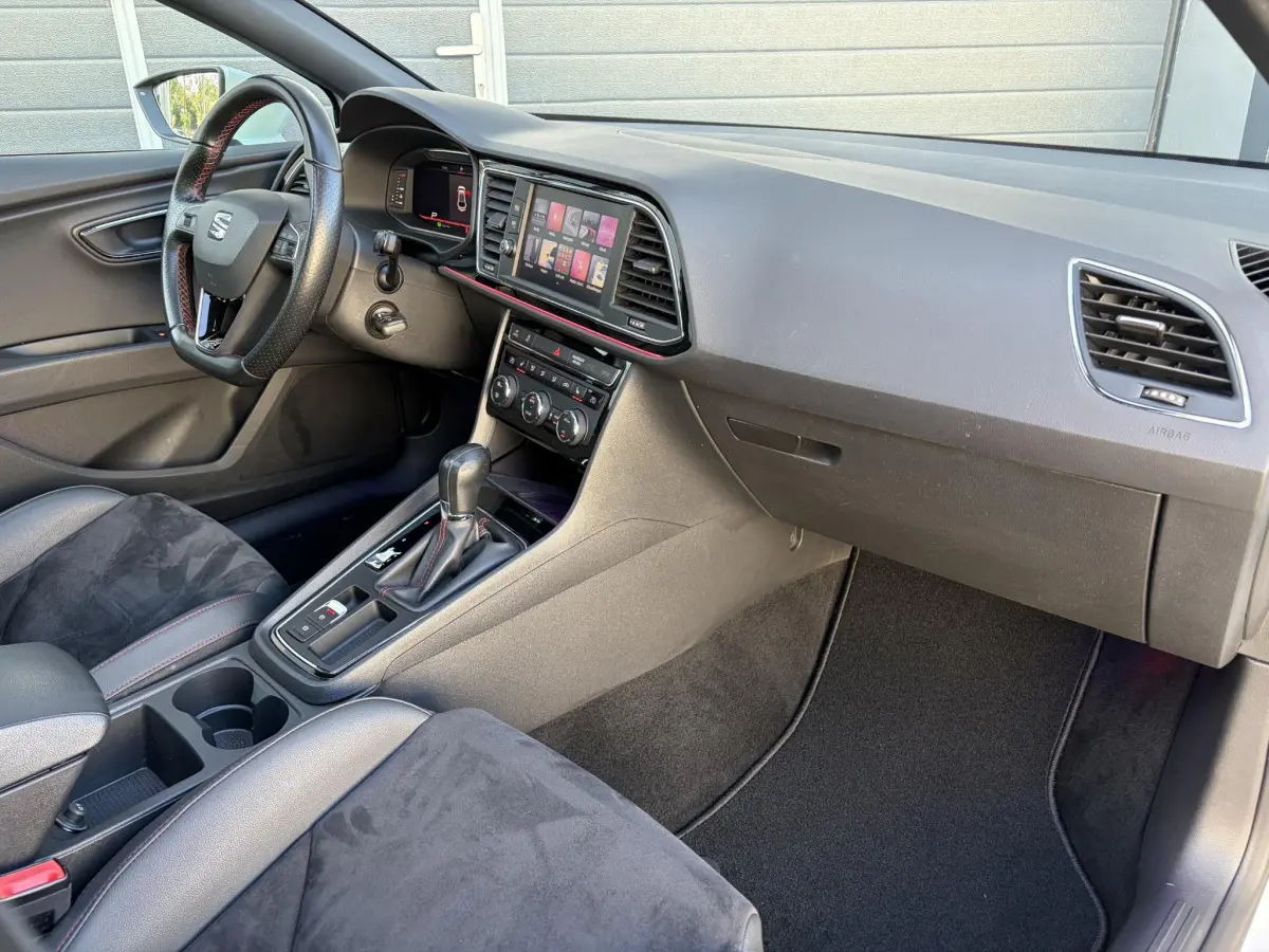 Leon 1.5 TSI FR Business Intense | LED | Pano | Virtual | Stoel verwarming | Camera |