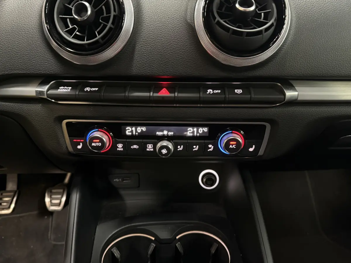 A3 Sportback 30 TFSI Advance Sport // S-line // Virtual dash // pdc