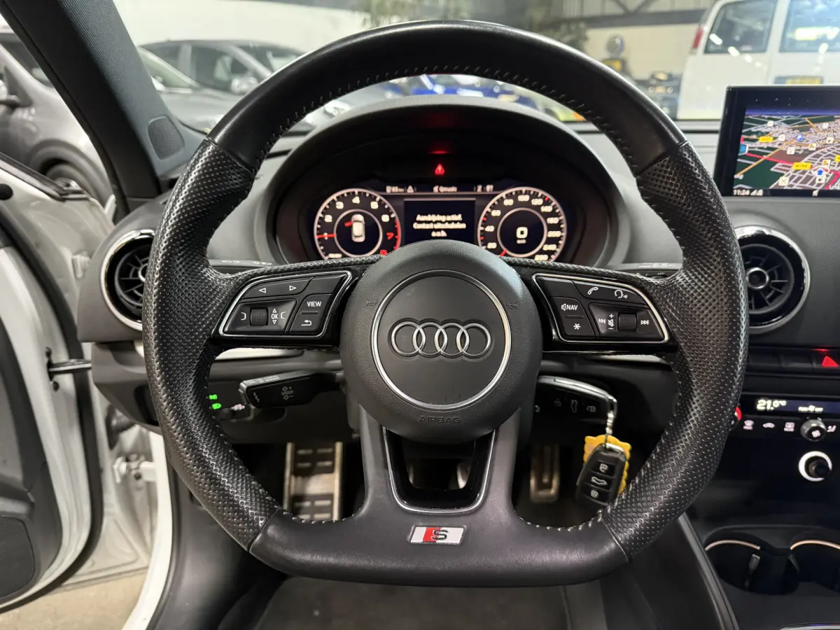 A3 Sportback 30 TFSI Advance Sport // S-line // Virtual dash // pdc