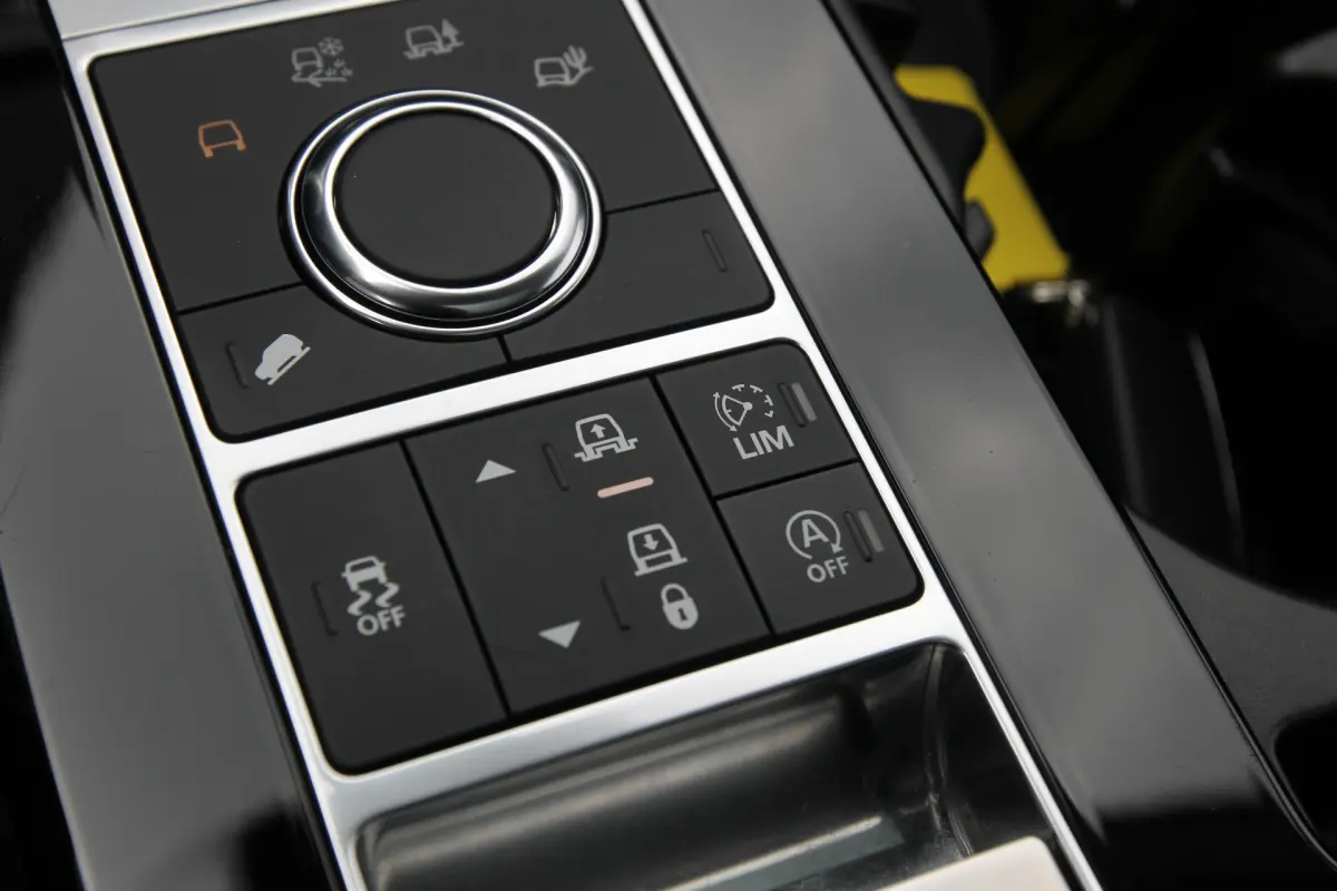 Discovery 2.0 Td4 HSE Luxury Aut. I 7 Pers. I Pano.dak I Leder I Carplay