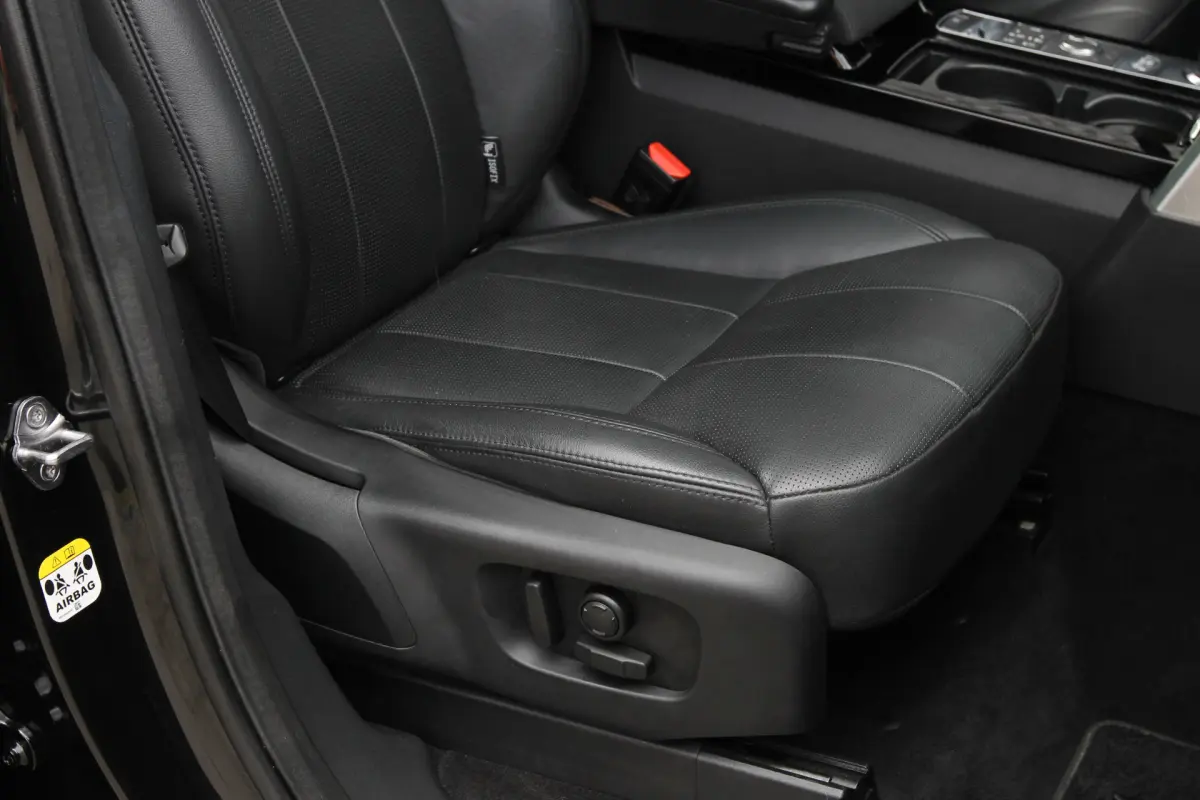 Discovery 2.0 Td4 HSE Luxury Aut. I 7 Pers. I Pano.dak I Leder I Carplay