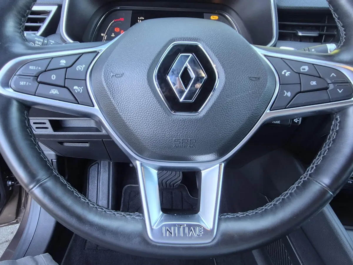 Clio 1.3 TCe 130 EDC AUTOMAAT Initiale Paris EXCLUSIEF Topmodel met o.a. Leer, Stoel- en Stuurverwarming,
