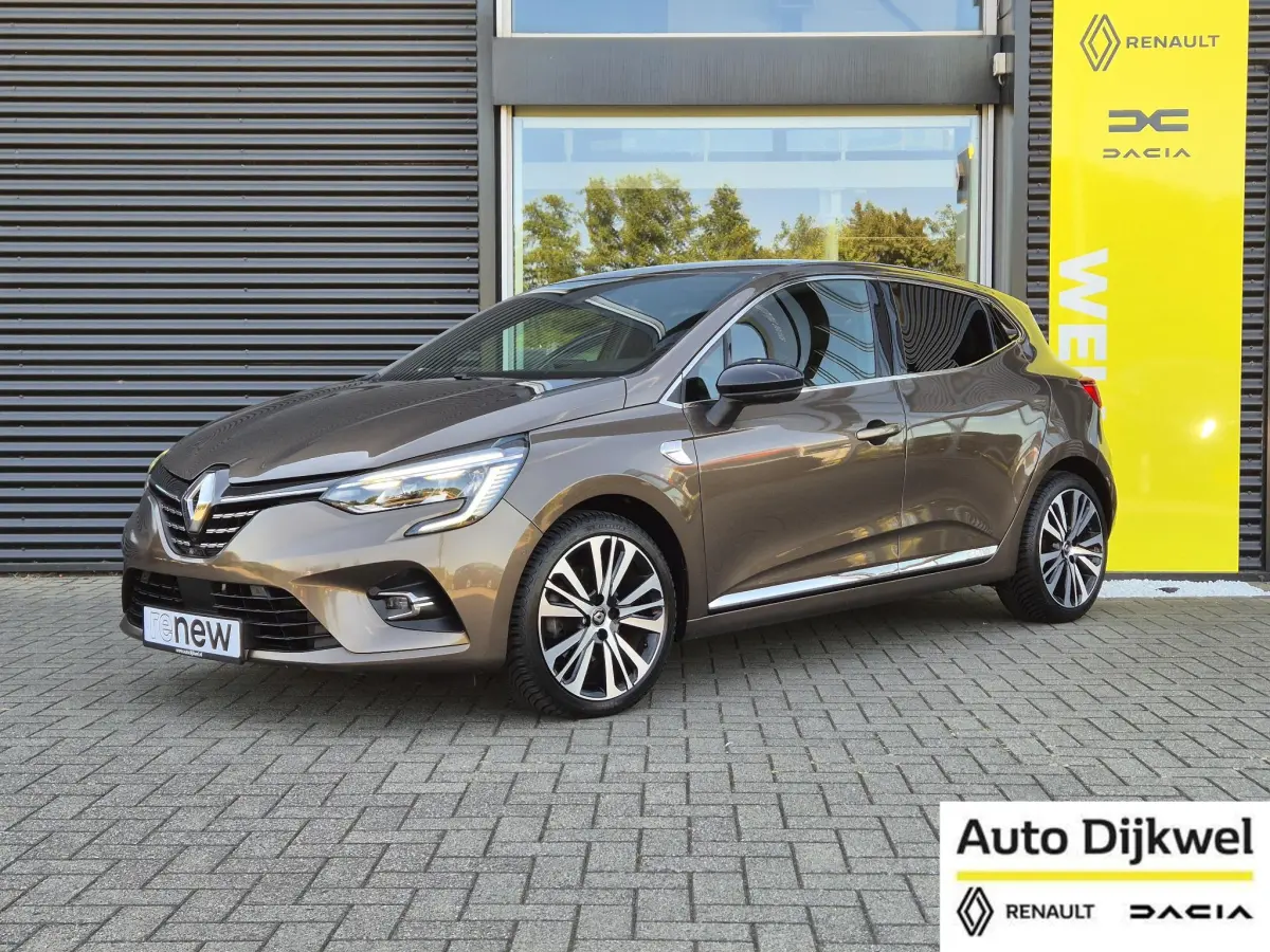 Clio 1.3 TCe 130 EDC AUTOMAAT Initiale Paris EXCLUSIEF Topmodel met o.a. Leer, Stoel- en Stuurverwarming,