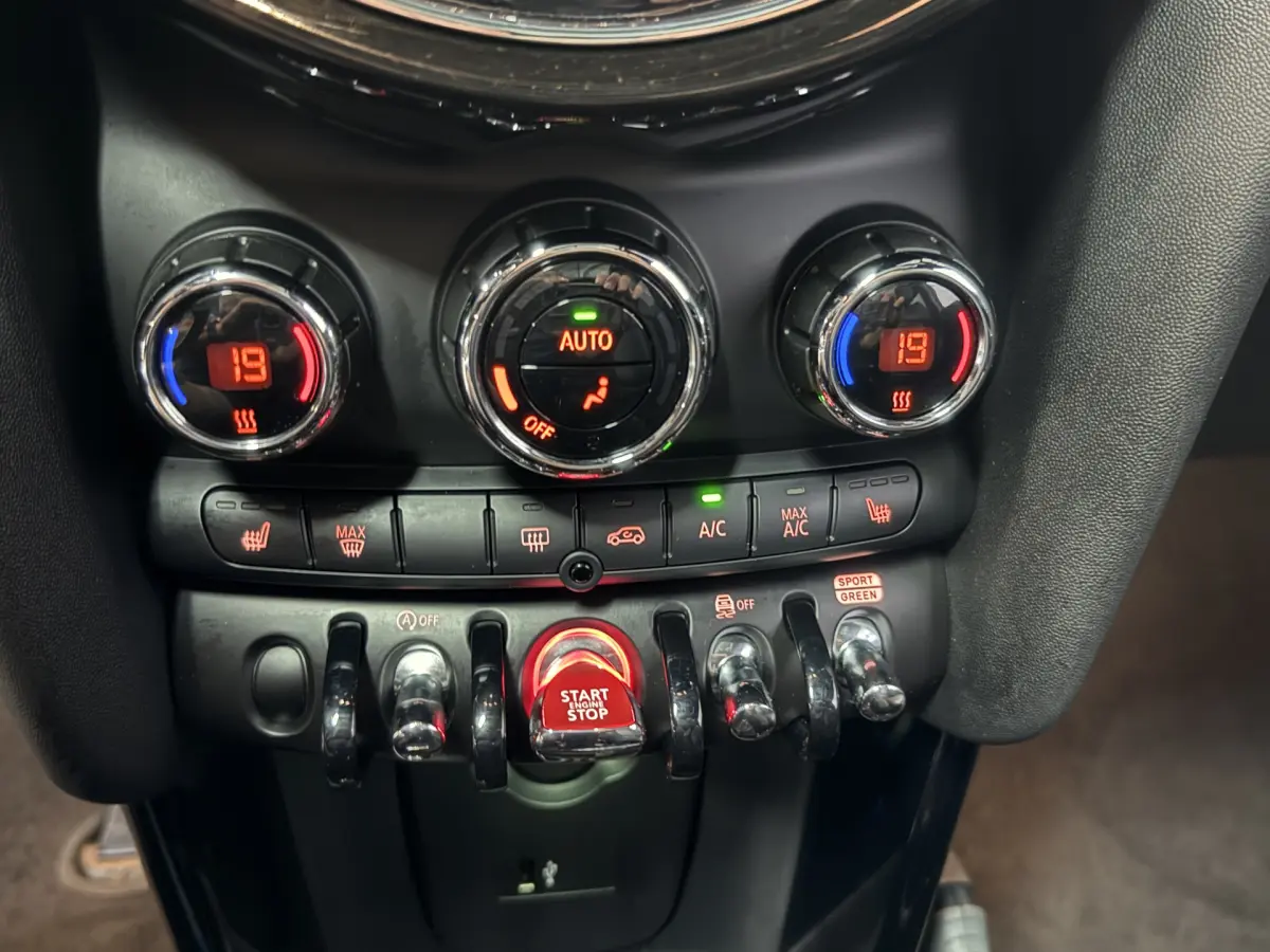 3-Deurs 2.0 Cooper S JCW // Panodak // Camera // Carplay