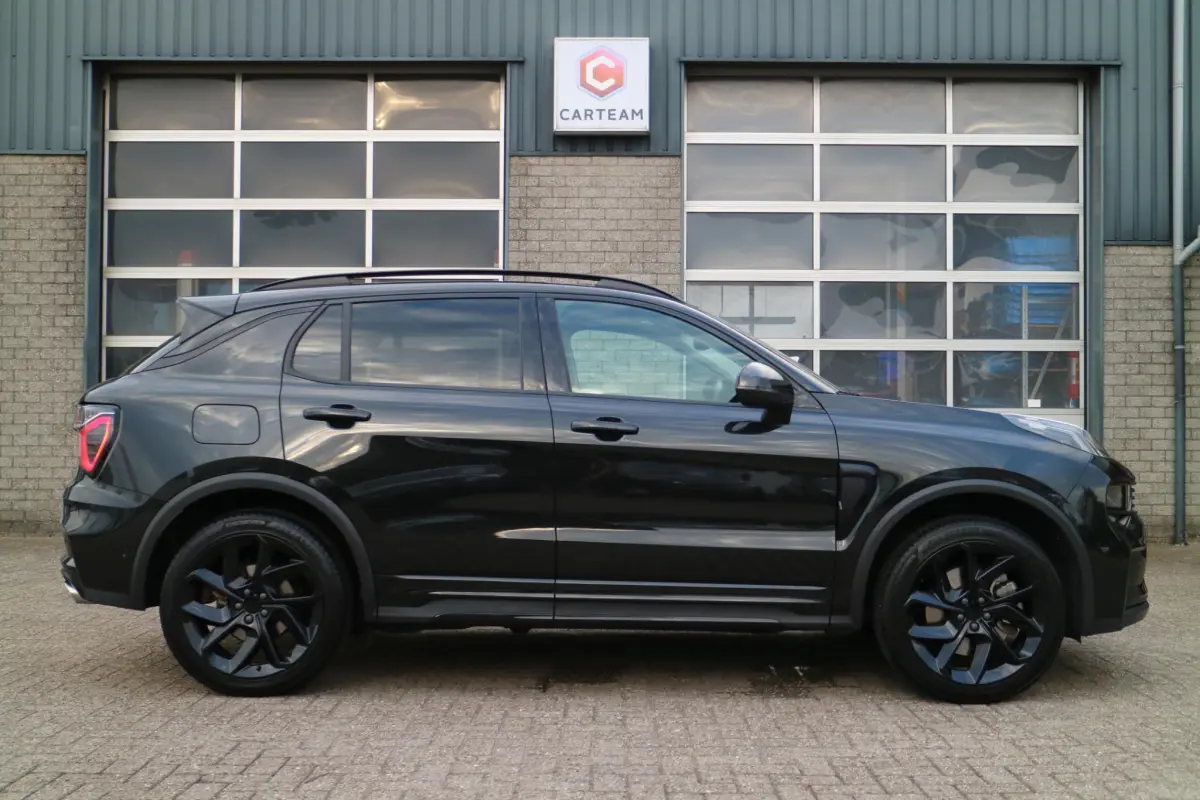 01 1.5 Midnight Black | PHEV | LED |