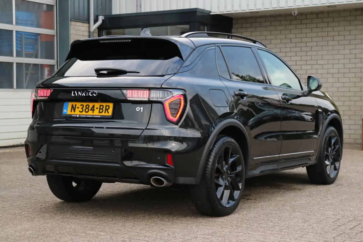 01 1.5 Midnight Black | PHEV | LED |