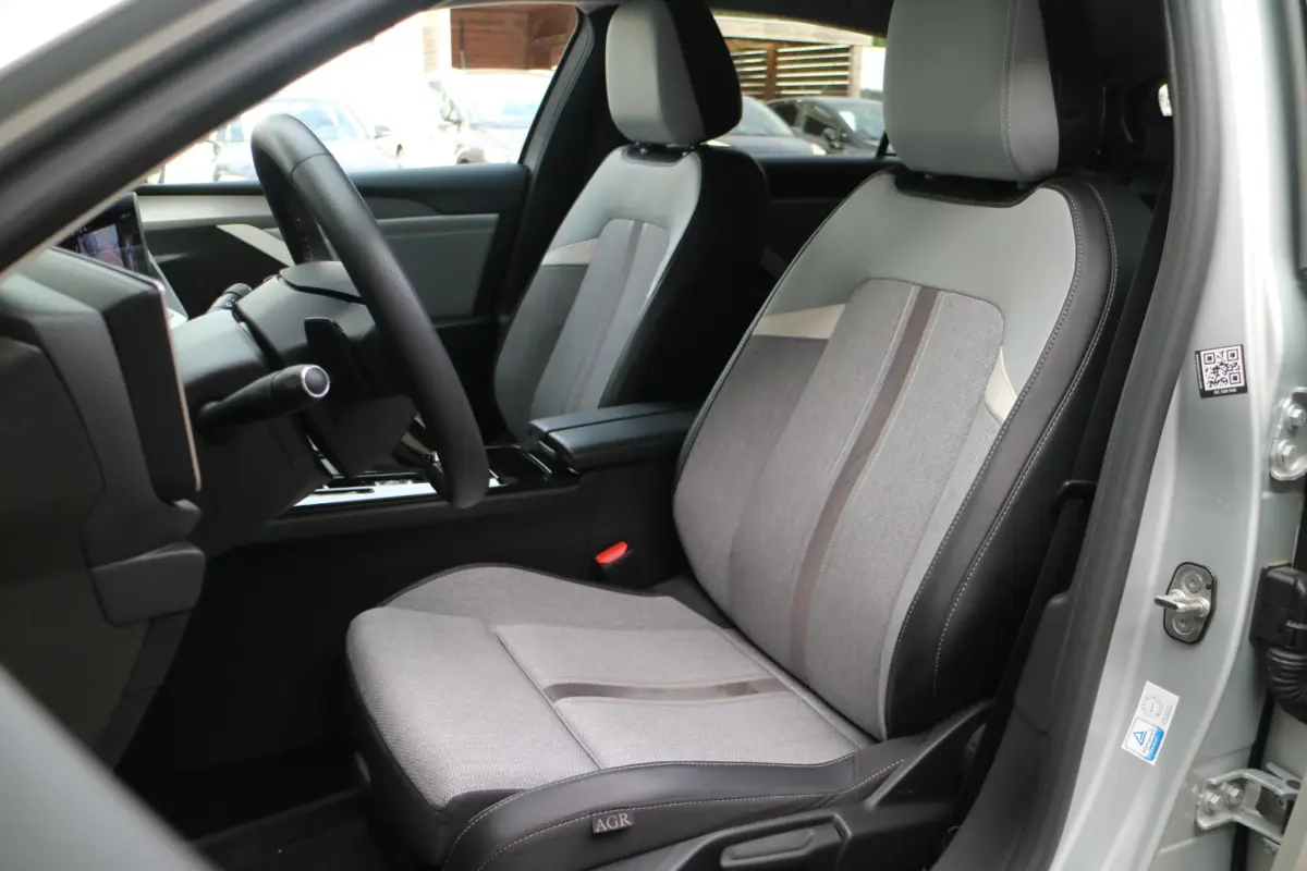 Astra 1.6 Turbo Plug In Hybrid Ultimate | AGR Stoelen! | Camera | Compleet! |