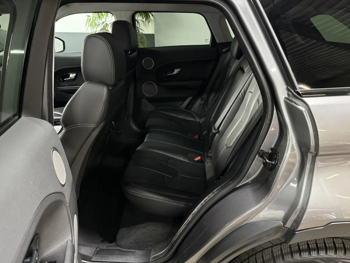 Range Rover Evoque 2.0 Si 4WD Prestige Business Edition // Leer // Meridian