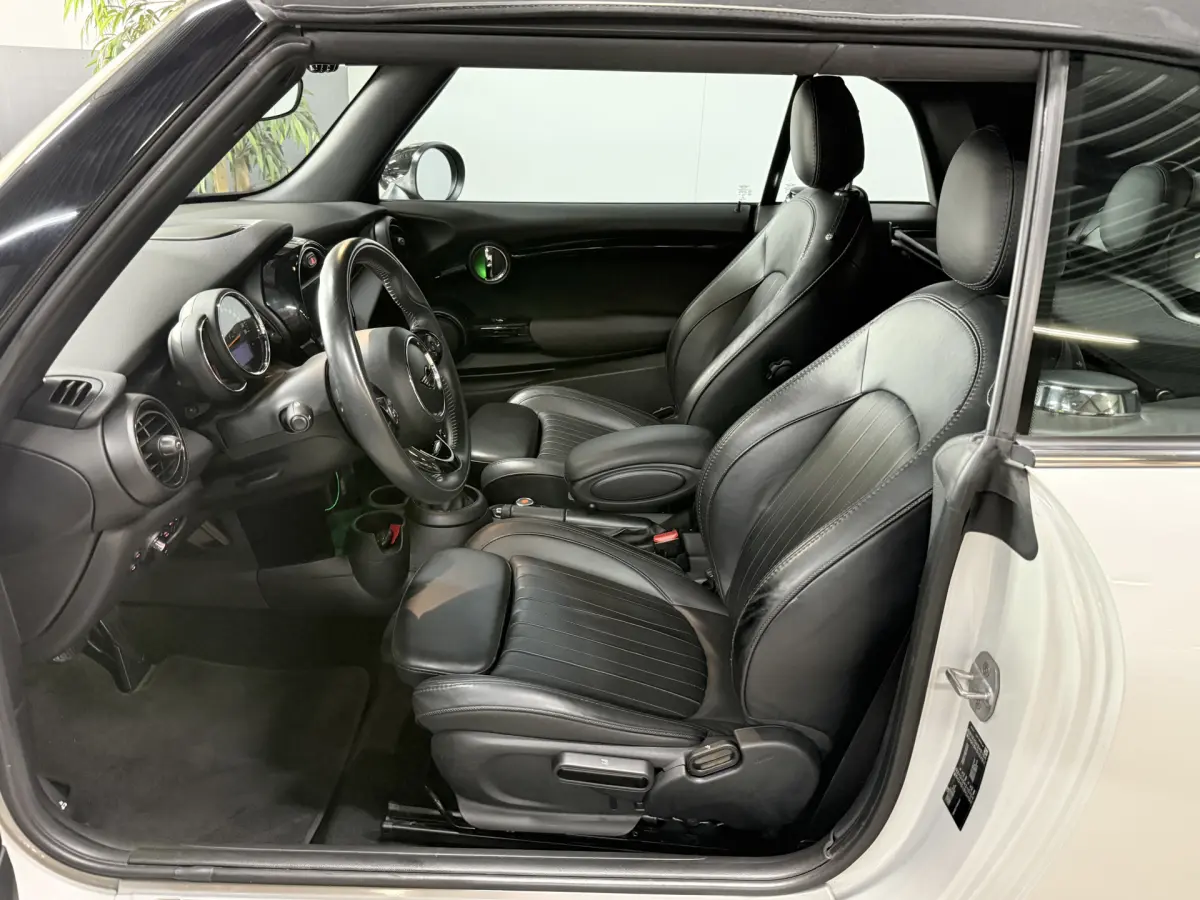 Cooper Cabrio 1.5 Salt // Leer // Mini Yours // JCW!