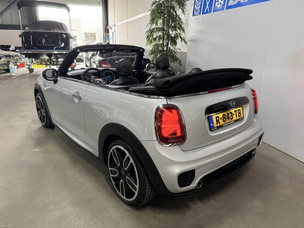 Cooper Cabrio 1.5 Salt // Leer // Mini Yours // JCW!