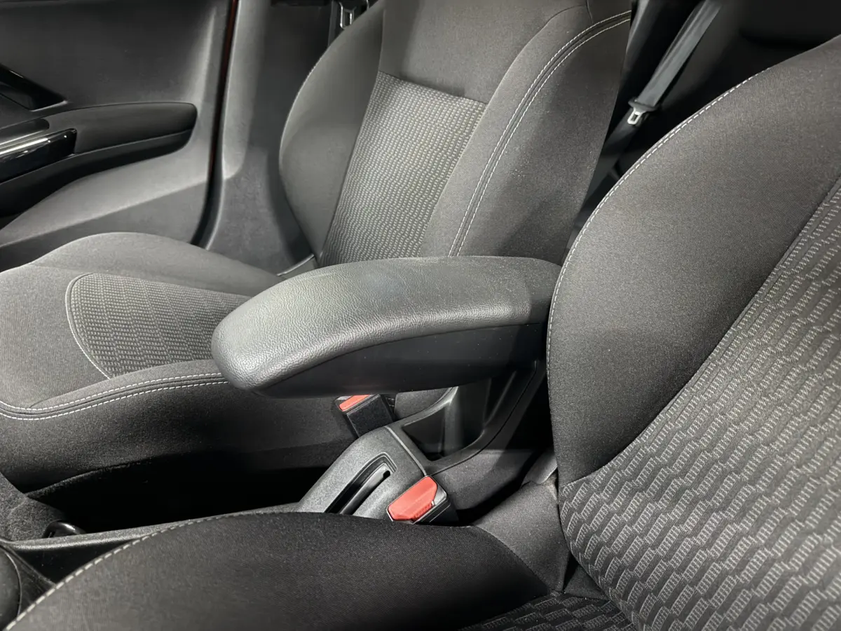 208 1.2 PureTech Active // Airco // Cruise