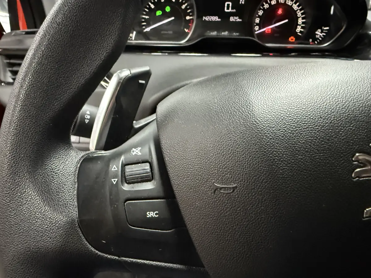 208 1.2 PureTech Active // Airco // Cruise